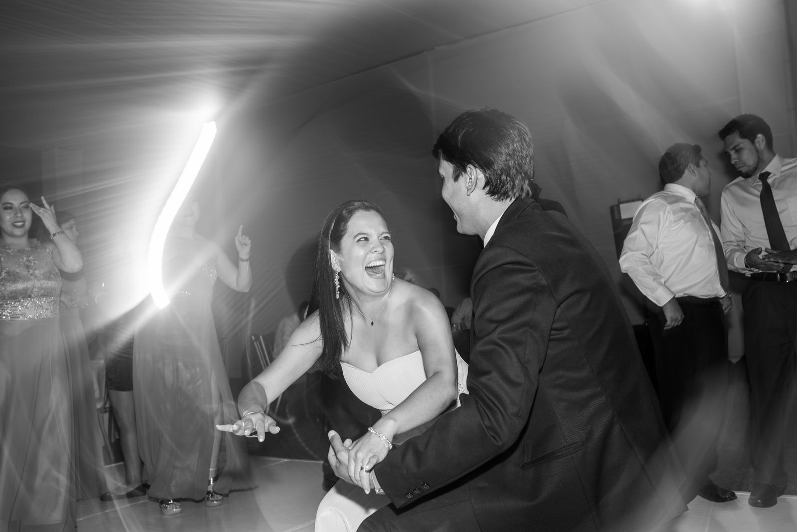 Fiorella Lucho aldo aguilar fotografo fotografia boda sesion novios retrato novia novio arequipa peru 22 hotel lago fiesta