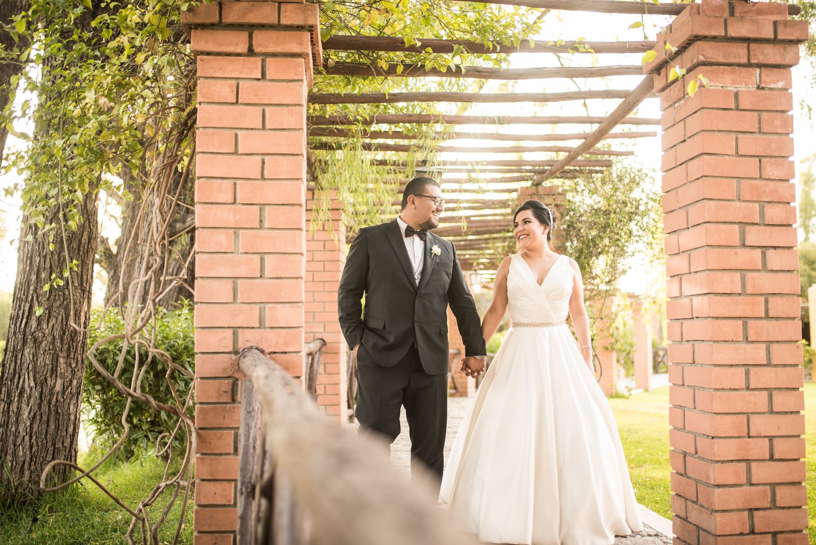 Fiorella Lucho aldo aguilar fotografo fotografia boda sesion novios retrato novia novio arequipa peru 38 hotel lago vestido terno