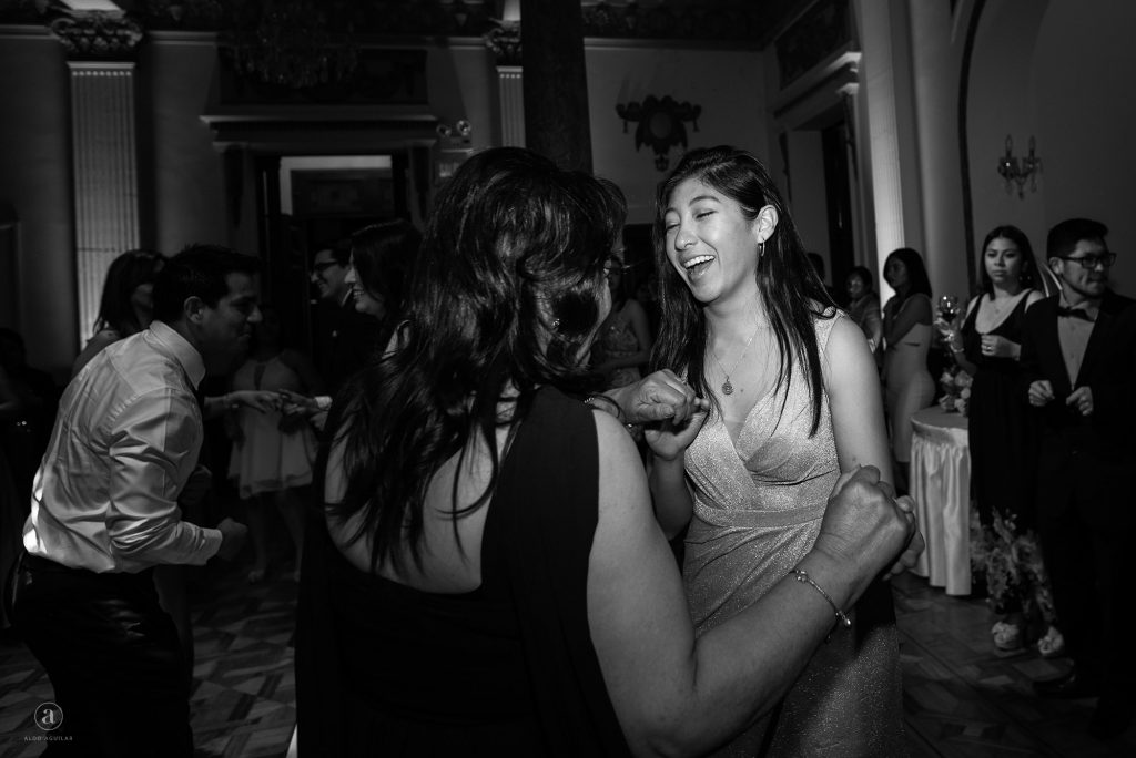 Liz carlos aldo aguilar fotografo fotografia boda sesion novios fiesta retrato novia novio palacio ricketts 18